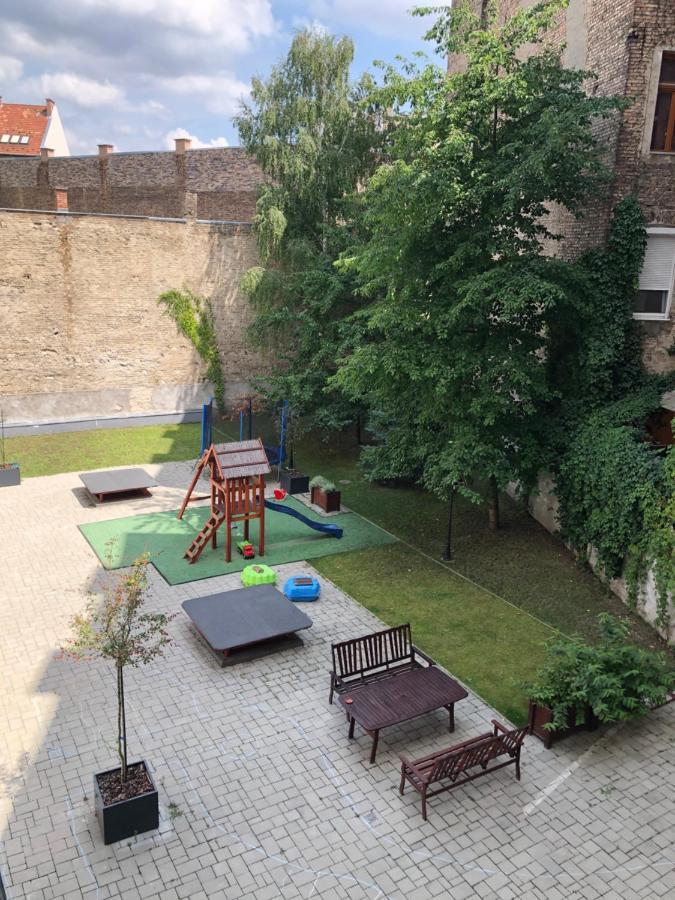 Bright, Spacious Apartment 3 Bedroom, Garage Budapest Luaran gambar