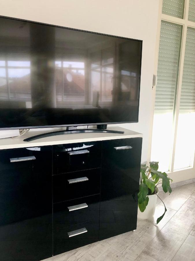 Bright, Spacious Apartment 3 Bedroom, Garage Budapest Luaran gambar